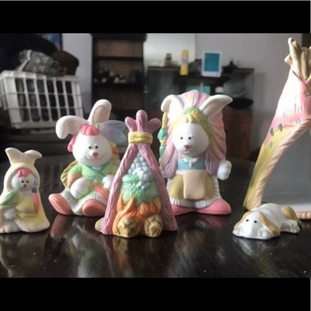 Ceramic bunny TP party